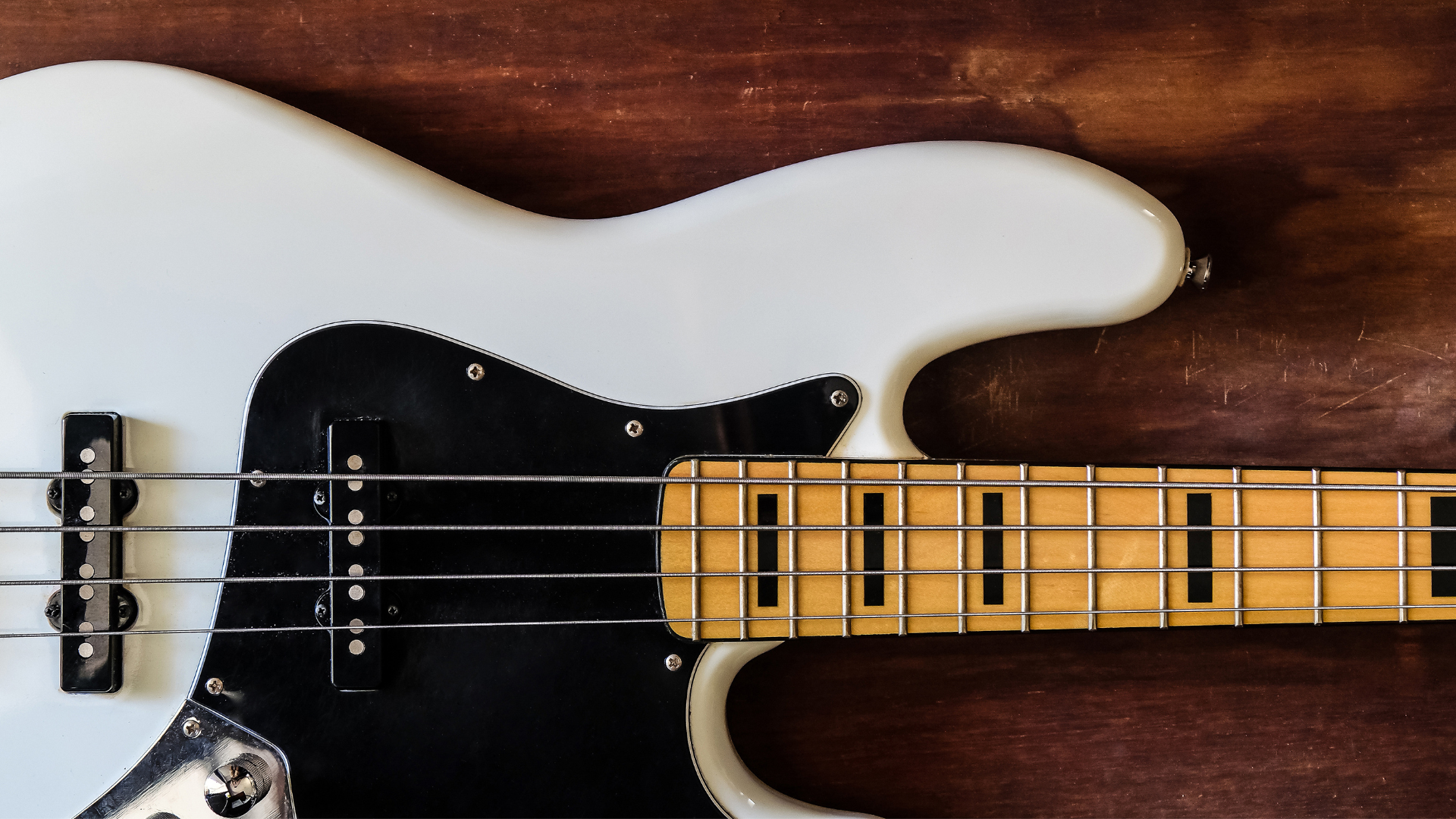 The body of a 4 string Fender bass guitar